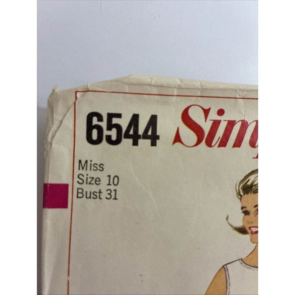 Simplicity 6544 Misses Skirt, Blouse & Shorts Pattern - Size 12 Bust 32 Waist 25